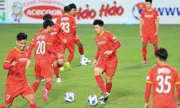HLV Park Hang-seo loại Đình Trọng trước trận đấu với Nhật Bản