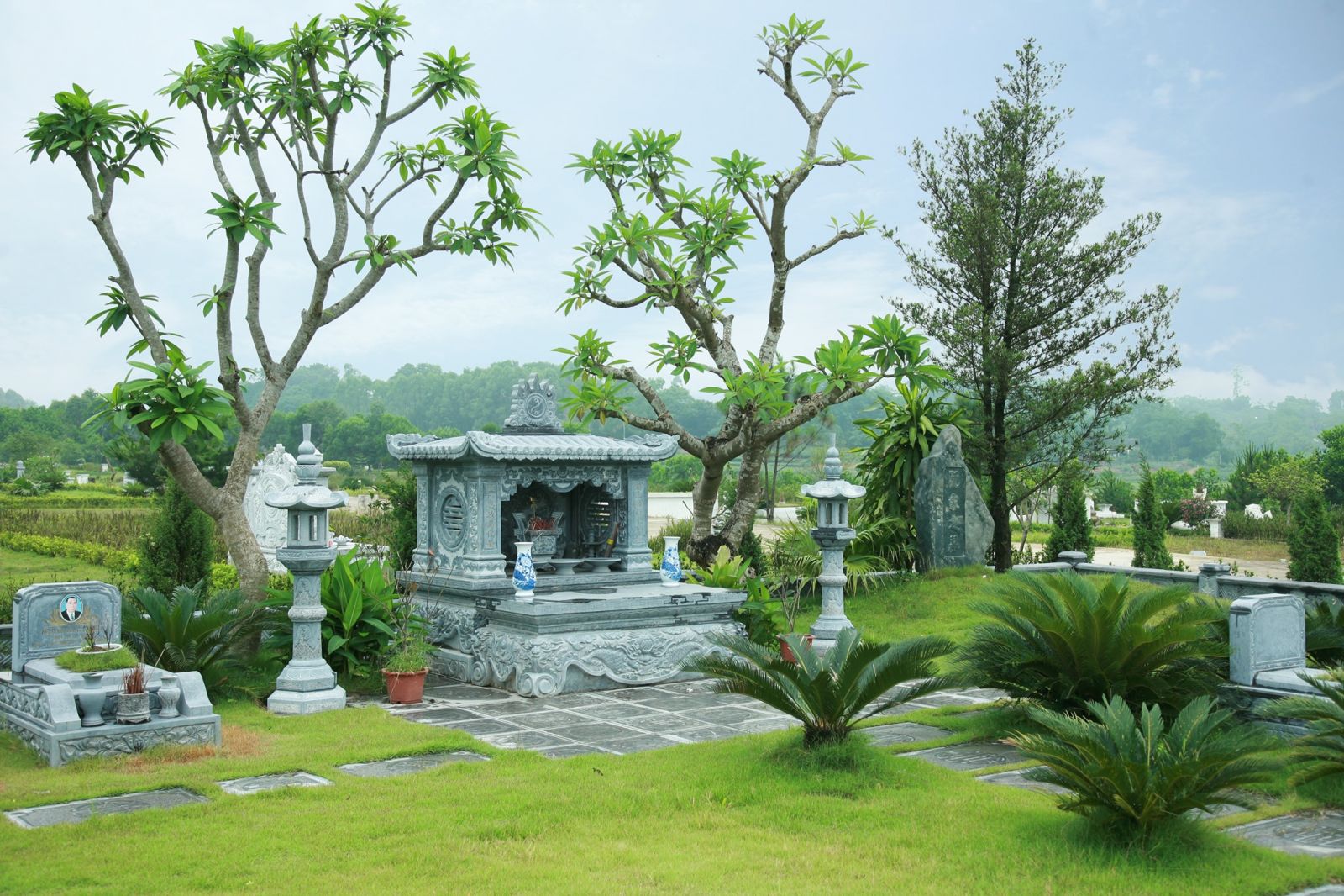 Tảo mộ cuối năm tại công viên Thiên Đức Vĩnh Hằng Viên