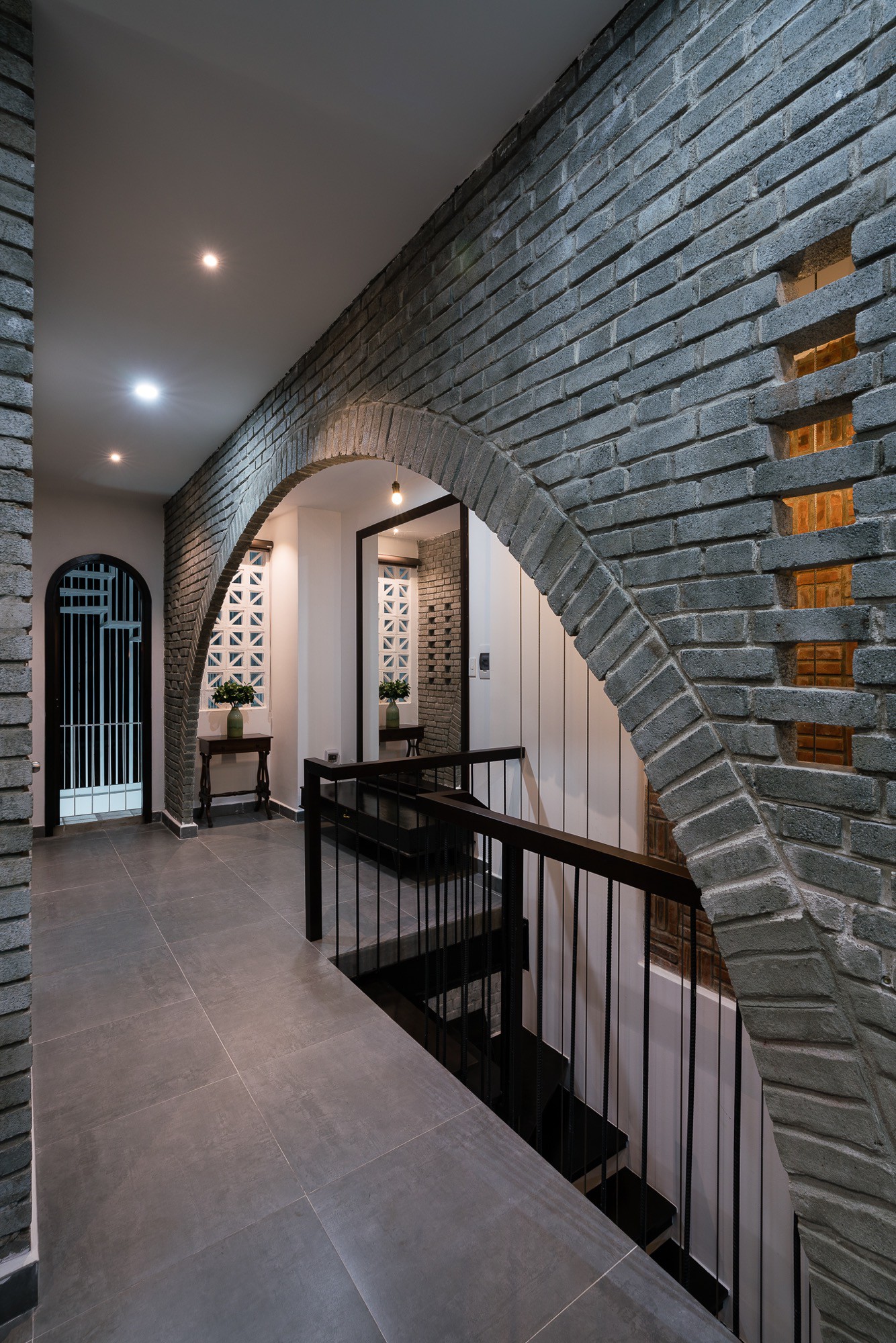 Ngôi nhà gạch 2 tầng của cặp vợ chồng già ở Đà Nẵng được tạp chí Mỹ xuýt xoa khen ngợi - Ảnh 13.