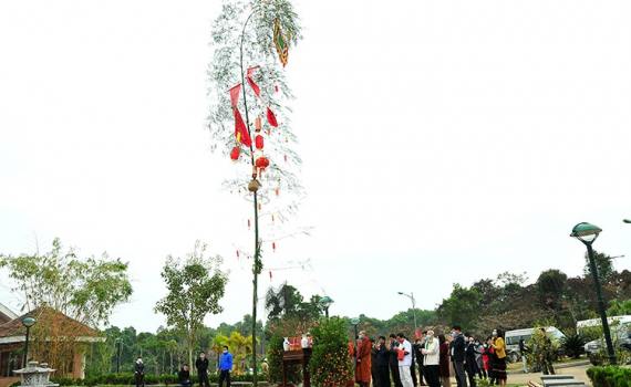 Cây Nêu ngày Tết Việt