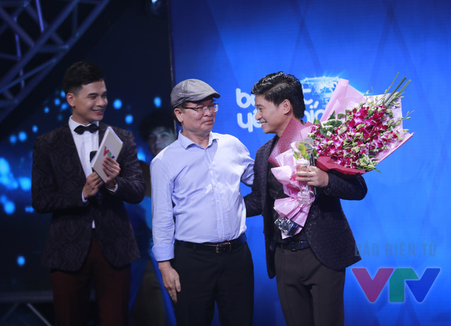 Nghệ sĩ Tấn Minh được vinh danh Ca sĩ của tháng trong Liveshow Bài hát yêu thích tháng 10
