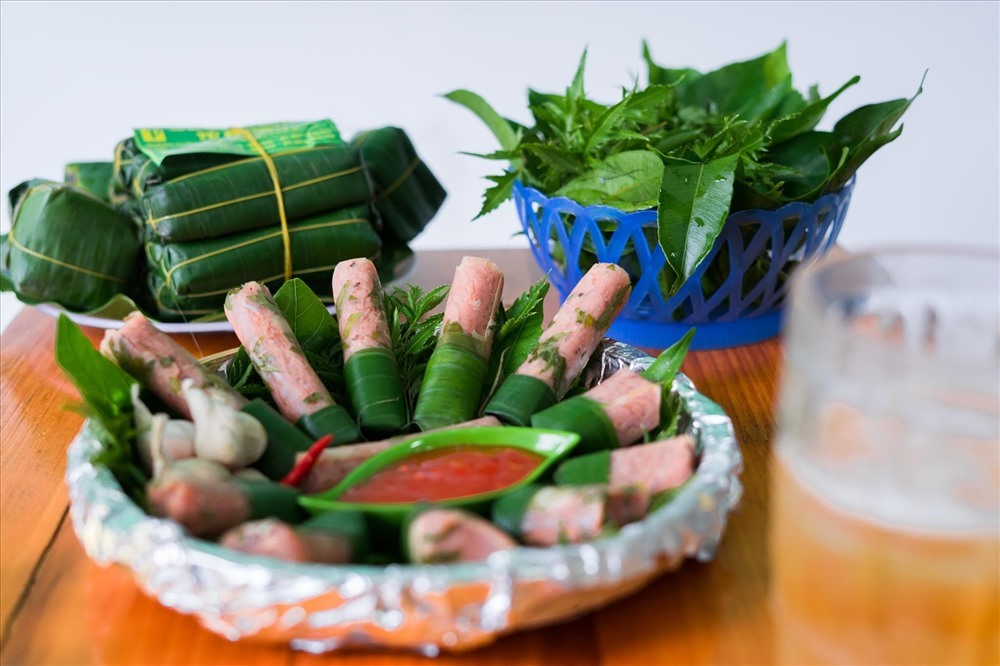 Nem chua là món đặc trưng trong mâm cỗ Tết ở miền Trung.