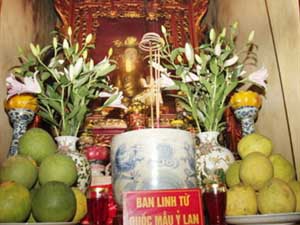 Mẫu Ỷ Lan và đền Tạm Thương ở Hà Nội