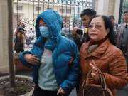 Xét xử vụ Gateway: Bà Nguyễn Bích Quy bịt kín mặt khi đến tòa