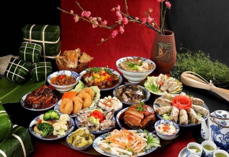 Bữa cơm gia đình người Việt trong ngày tết có ý nghĩa như thế nào?