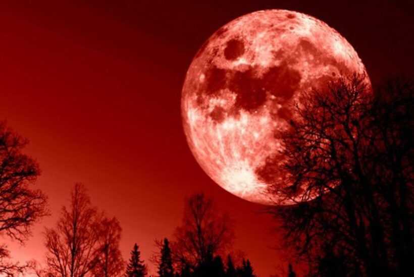 Ngắm nhìn trăng máu đẹp