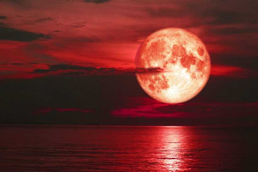 Hình ảnh mặt trăng máu đẹp
