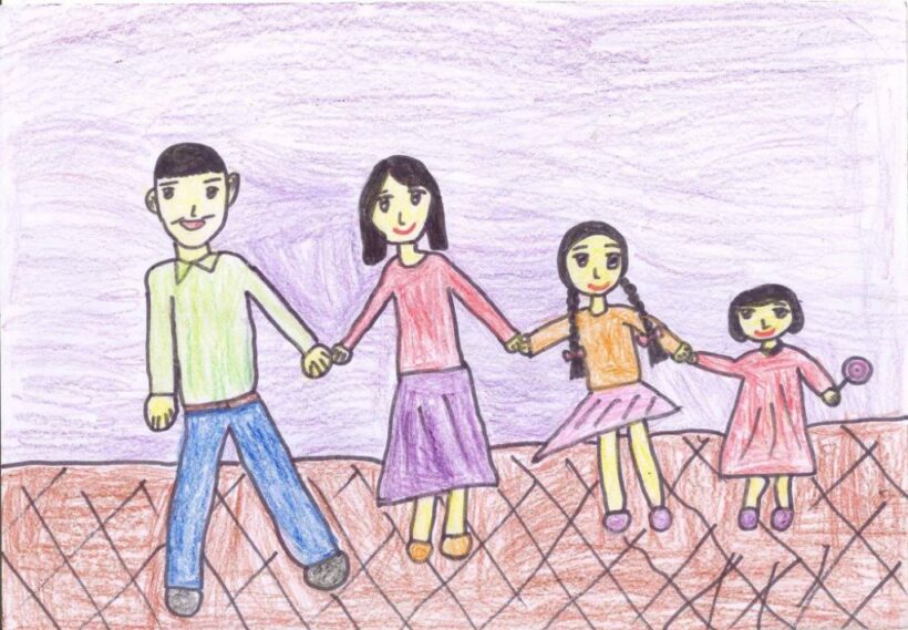 học sinh vẽ tranh chủ đề gia đình đơn giản
