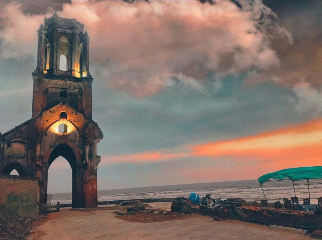 Nhà thờ đổ Hải Lý. Ảnh: Hanoi Sun Travel