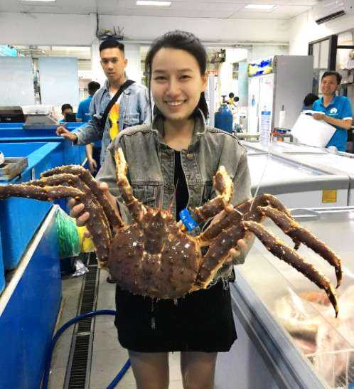 Đảo Hải Sản nổi tiếng với các loại hải sản đa dạng, hiếm, chất lượng cao, trong đó có King Crab. Ảnh: Đảo Hải Sản