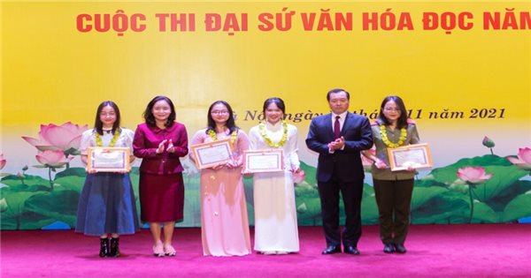 Trao giải cuộc thi Đại sứ văn hóa đọc năm 2021