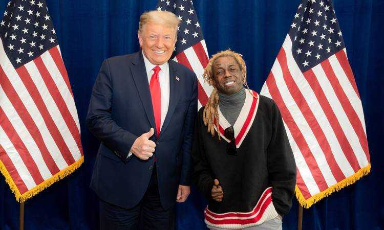 Rapper Lil Wayne tới ủng hộ chiến dịch bầu cử của Donald Trump hôm 30/10. Ảnh: Lil Wayne Twitter.