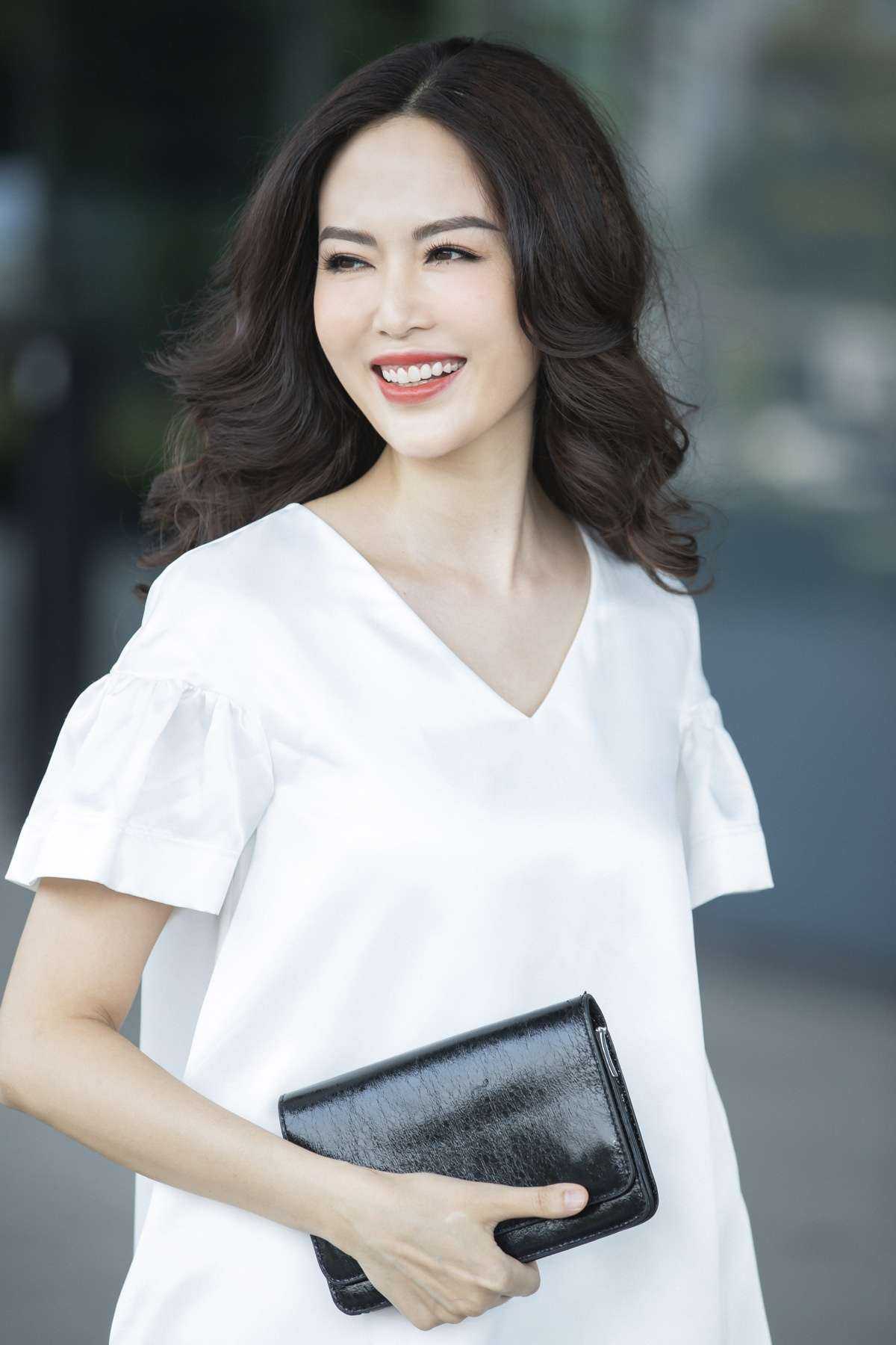 Hoa hậu Việt Nam Thu Thủy: Phụ nữ đẹp nhất khi vào tuổi 40 - ảnh 1