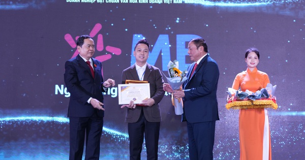 MB được vinh danh ‘Doanh nghiệp đạt chuẩn văn hóa kinh doanh Việt Nam’ 2022