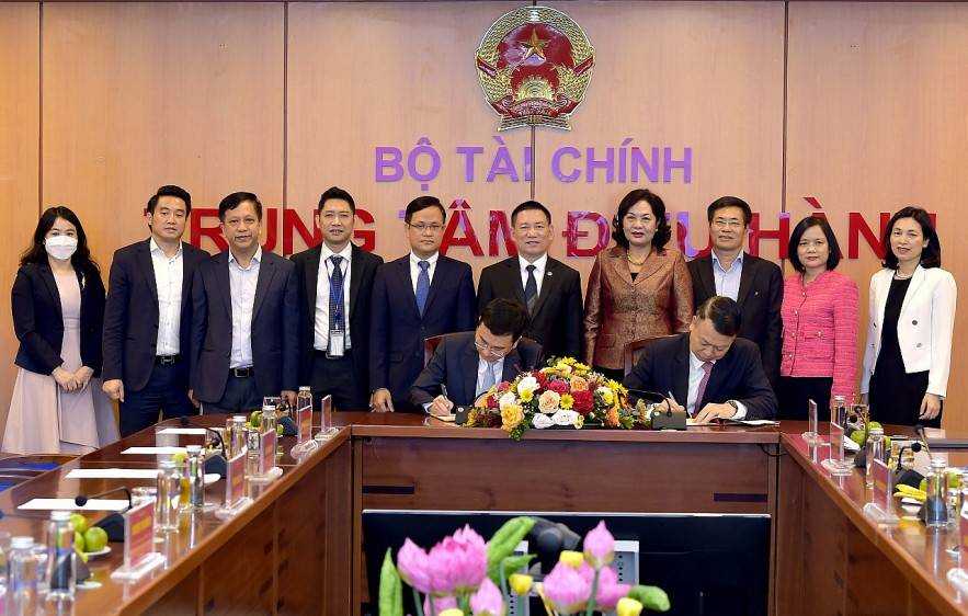 Bộ Tài chính và Ngân hàng Nhà nước Việt Nam ký kết Quy chế mua, bán ngoại tệ