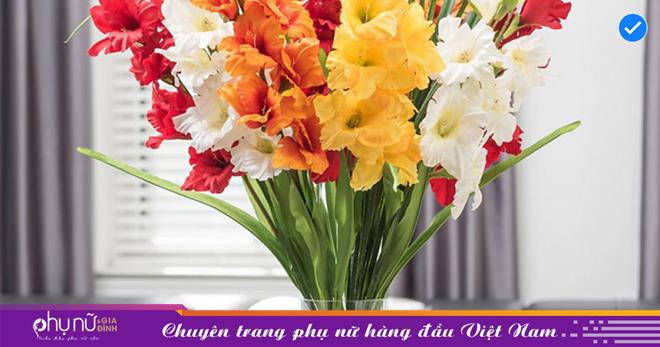 Hướng dẫn cắm hoa lay ơn ngày Tết đơn giản mà đẹp nổi bật