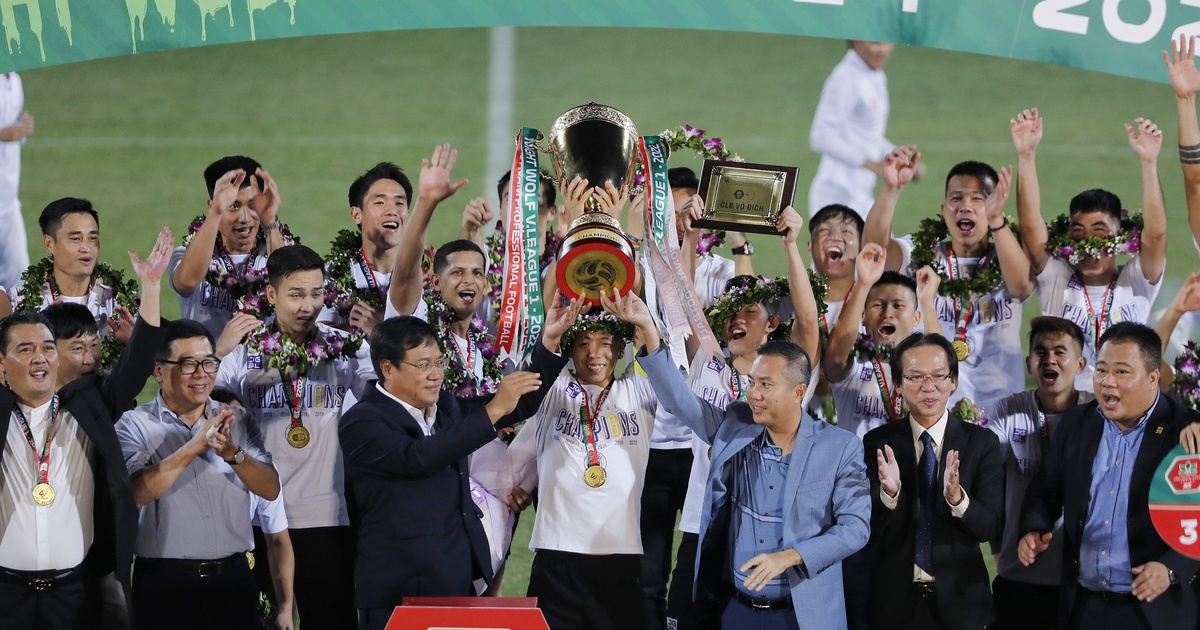 Bảng xếp hạng vòng 25 V-League 2022: Hà Nội FC đăng quang, CLB Sài Gòn dễ rớt hạng