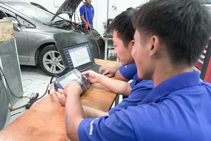 học ngành sửa chữa điện xe ô tô