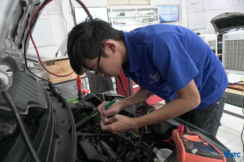 Cam kết chất lượng từ trung tâm dạy nghề sửa chữa điện ô tô VATC