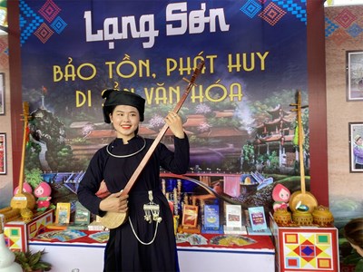 Sắc màu văn hóa hội tụ trong những trang phục dân tộc