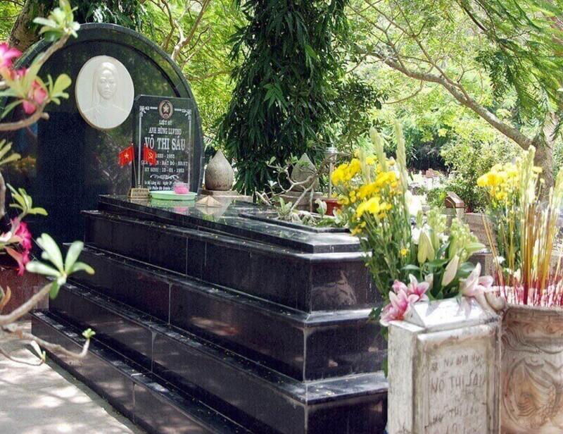 Viếng mộ Cô Sáu – Một trong địa điểm đi lễ nổi tiếng tại Côn Đảo