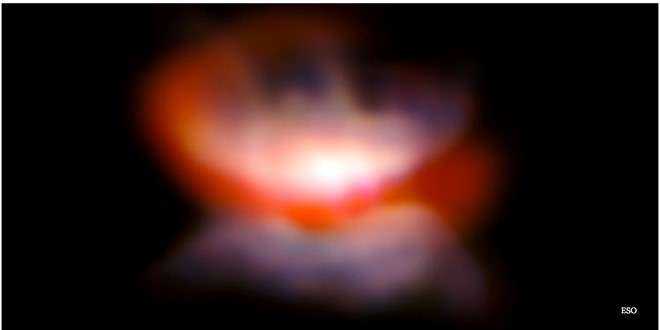 L2 Puppis, hành tinh 10 tỷ năm tuổi, được xem là hình ảnh của mặt trời trong 5 tỷ năm nữa. Ảnh: Space.