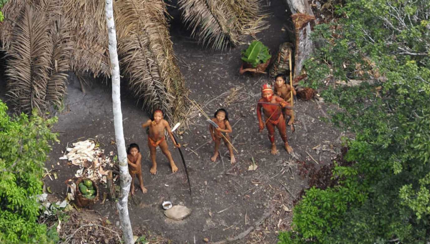 10 bộ lạc sống tách biệt và bí ẩn nhất thế giới hiện đại - Ảnh 1.