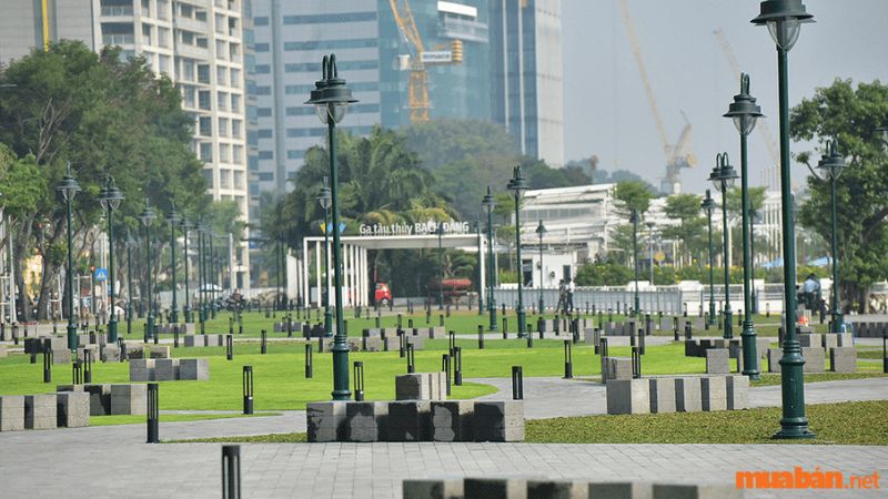 Công viên Bến Bạch Đằng là địa điểm chơi tết quen thuộc ở Sài Gòn