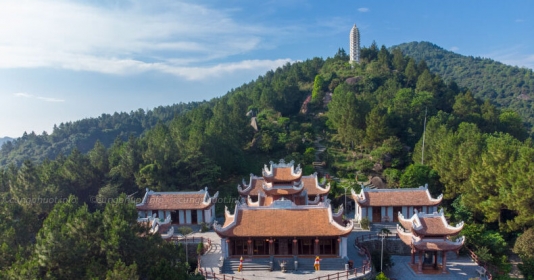 Chùa Hương Tích, một thánh tích Phật giáo nổi tiếng ở Hà Tĩnh
