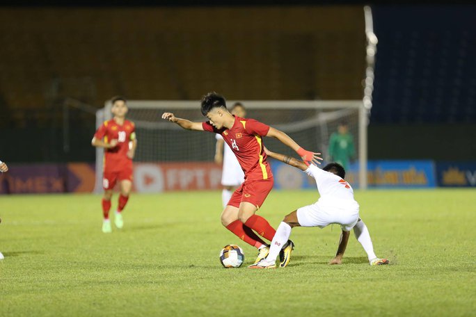 U19 Việt Nam thắng dễ Myanmar, vươn lên đầu bảng Giải U19 Quốc tế 2022 - Ảnh 3.