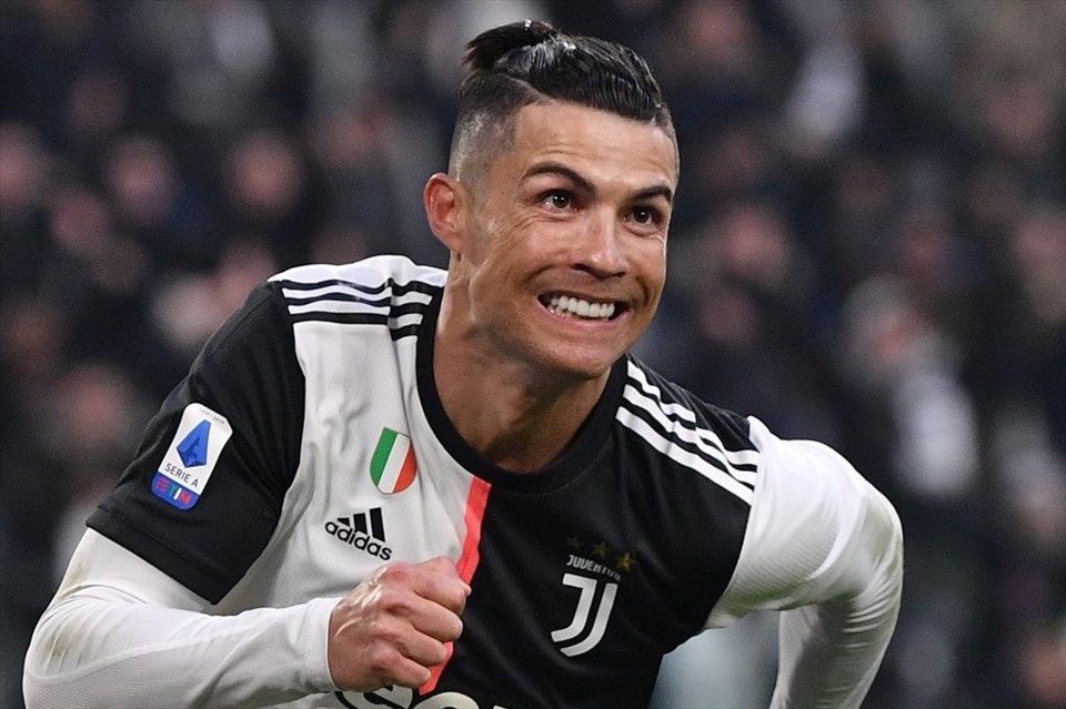 5.Juventus (117.000 điểm): Juventus rất khao khát danh hiệu vô địch Champions League nhưng đều lỡ hẹn trong 5 mùa qua. Mùa 2016/2017, họ vào chung kết nhưng thua Real Madrid 1-3. Bất chấp việc đã mua Ronaldo, Juventus có 2 mùa liên tiếp bị loại sớm trước Ajax Amsterdam và Lyon. Ảnh: AFP.