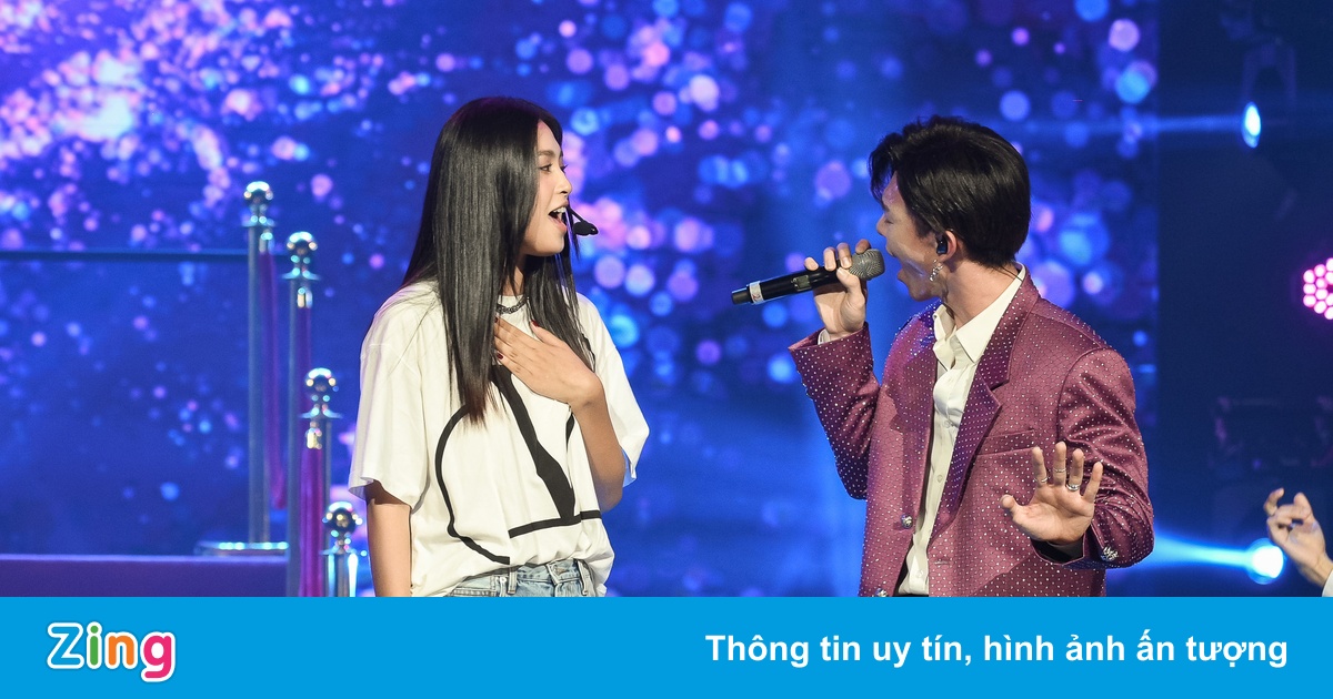 Chi Pu hát live tình cảm, Erik song ca cùng Hoa hậu Tiểu Vy