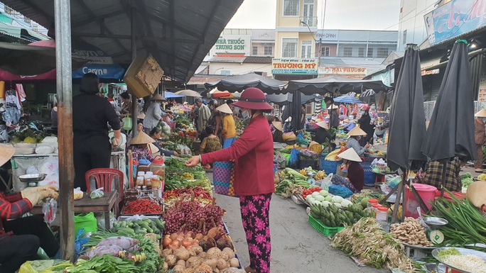 Nhộn nhịp chợ quê ngày giáp Tết - Ảnh 3.