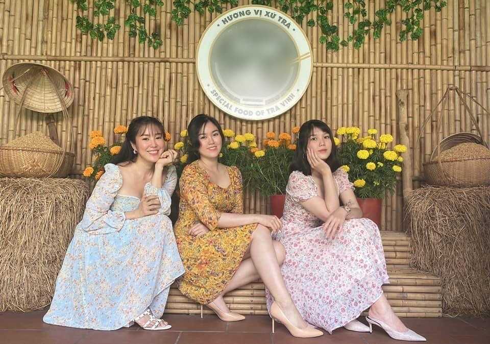  3 chị em nhà Lê Phương có gương mặt được nhận xét chuẩn "một khuôn đúc ra". (Ảnh: FB Lê Phương) - Tin sao Viet - Tin tuc sao Viet - Scandal sao Viet - Tin tuc cua Sao - Tin cua Sao