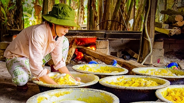 Bánh, mứt gọi Tết về