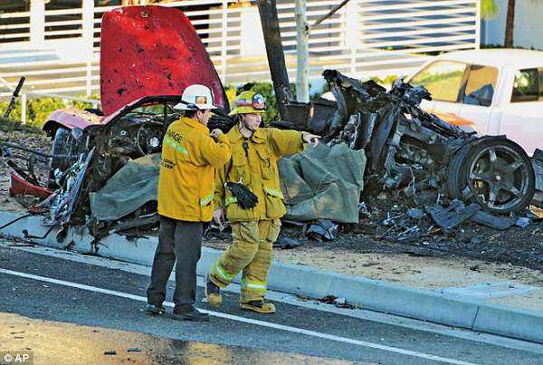 Tài tử 'Fast & Furious' đột ngột qua đời vì tai nạn ô tô