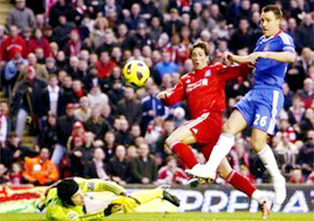 Giải Ngoại hạng Anh 2010/2011 - Vòng 11: Torres lập cú đúp giúp Liverpool quật ngã Chelsea