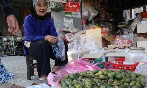 Nhộn nhịp đi mua trầu, cau cúng gia tiên ngày Tết