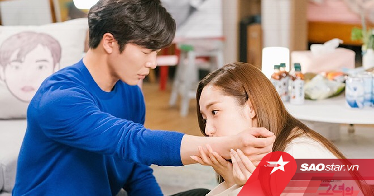 'Bí mật nàng fangirl' tập 12: Park Min Young gây bất ngờ với nụ hôn cổ tay, Kim Jae Wook - ONE là anh em?