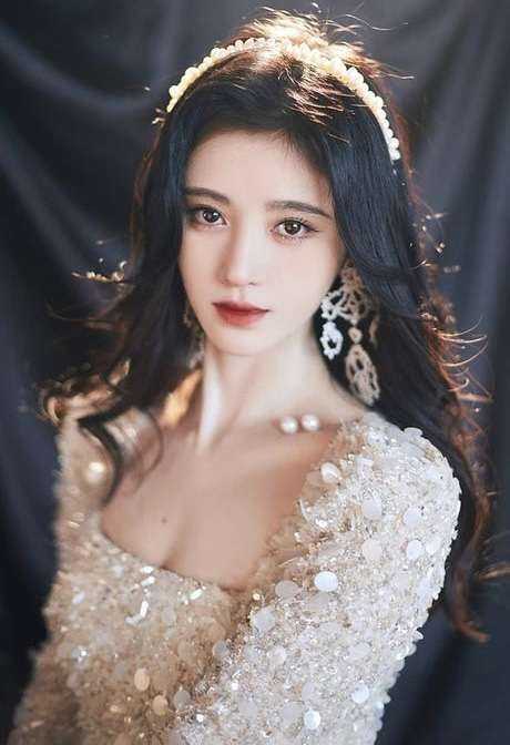 Top 10 nữ diễn viên Trung Quốc được yêu thích nhất 2020: Vị trí đầu xứng danh mỹ nhân - 2