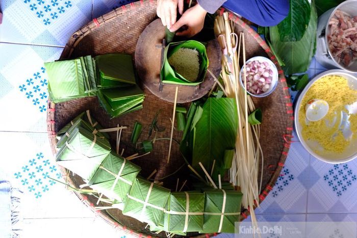 Tục gói chưng ngày Tết là nét văn hóa truyền thống của dân tộc Việt Nam, được lưu truyền qua nhiều thế hệ người Việt, thể hiện nét đẹp của nền văn minh lúa nước.