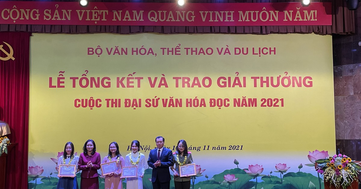 Trao giải cuộc thi Đại sứ văn hóa đọc năm 2021