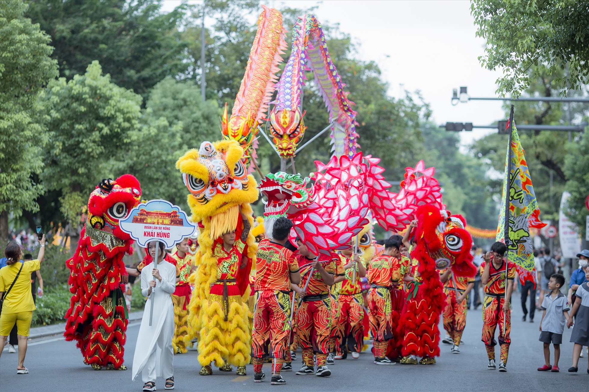 Hội múa Lân dịp Tết Trung thu.