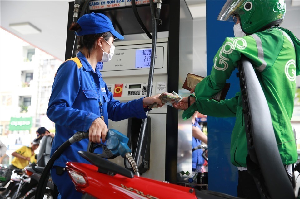 Giá xăng tăng mạnh trong phiên điều chỉnh ngày 11.5. Ảnh: Hải Nguyễn