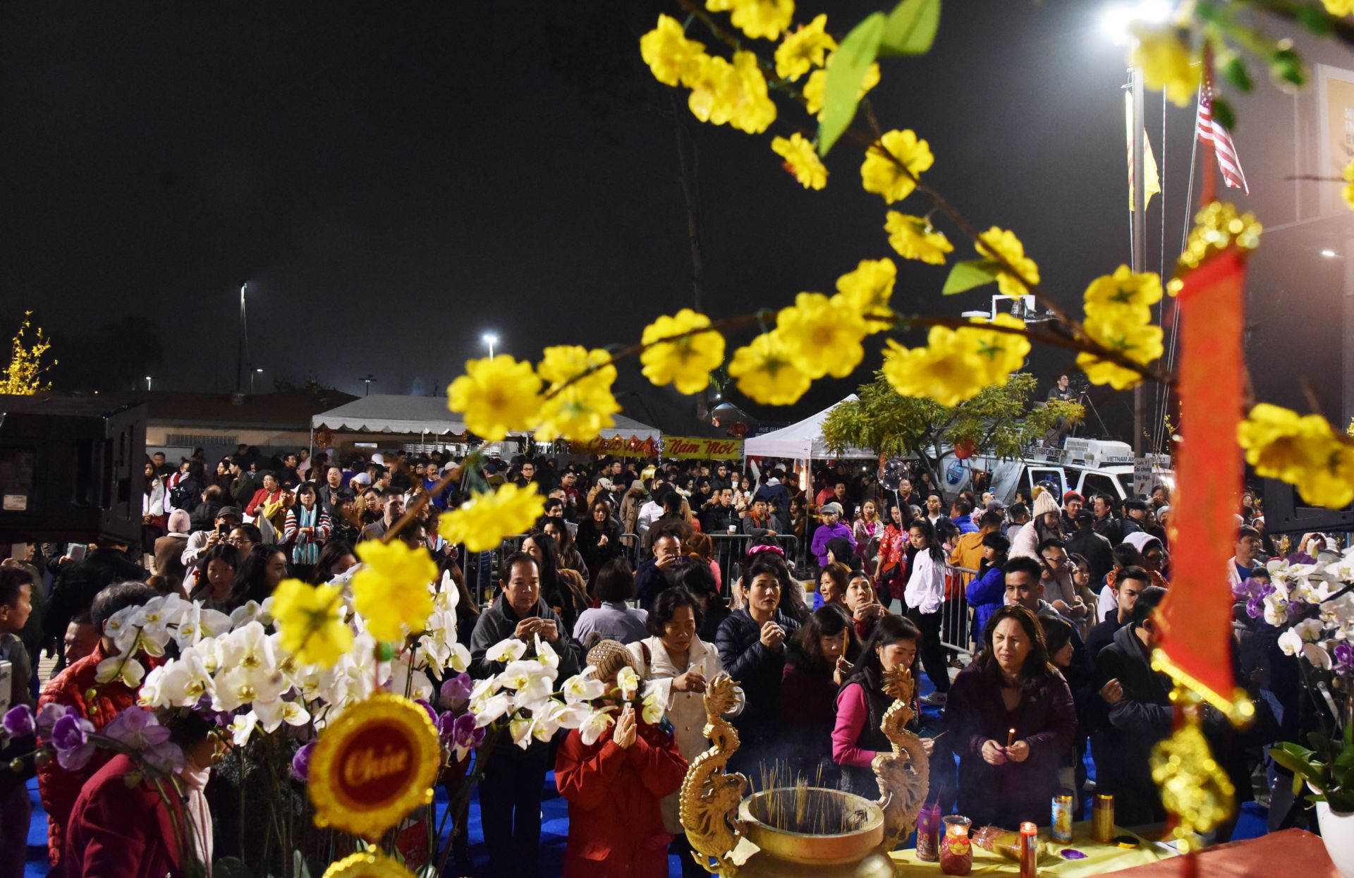 Giao Thừa mừng Xuân Quý Mão các chùa quanh Little Saigon