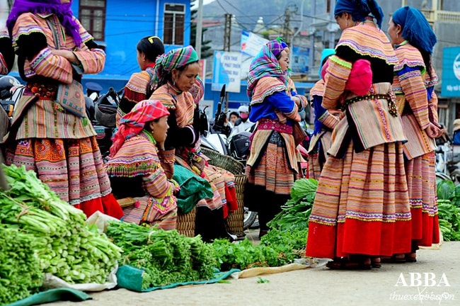 Sapa được lòng du khách bởi những phiên chợ xuân độc đáo có sự tham gia của nhiều đồng bào dân tộc anh em