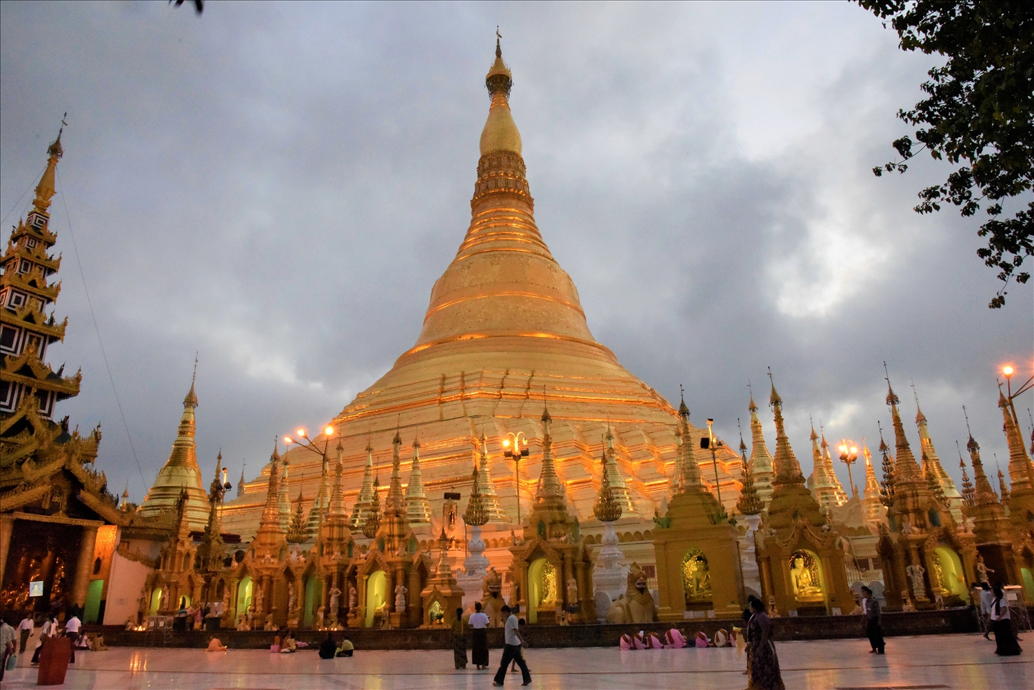 Chùa Vàng ở thành phố Yangon