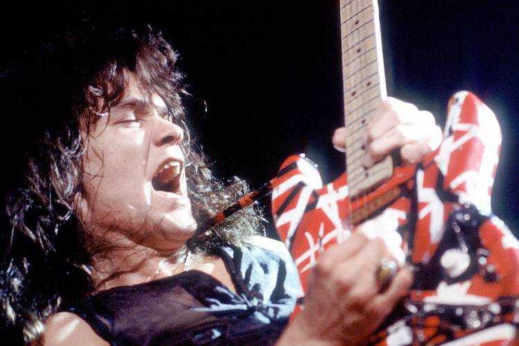 Eddie Van Halen biểu diễn trong thập niên 1980. Ảnh: Wire Image.