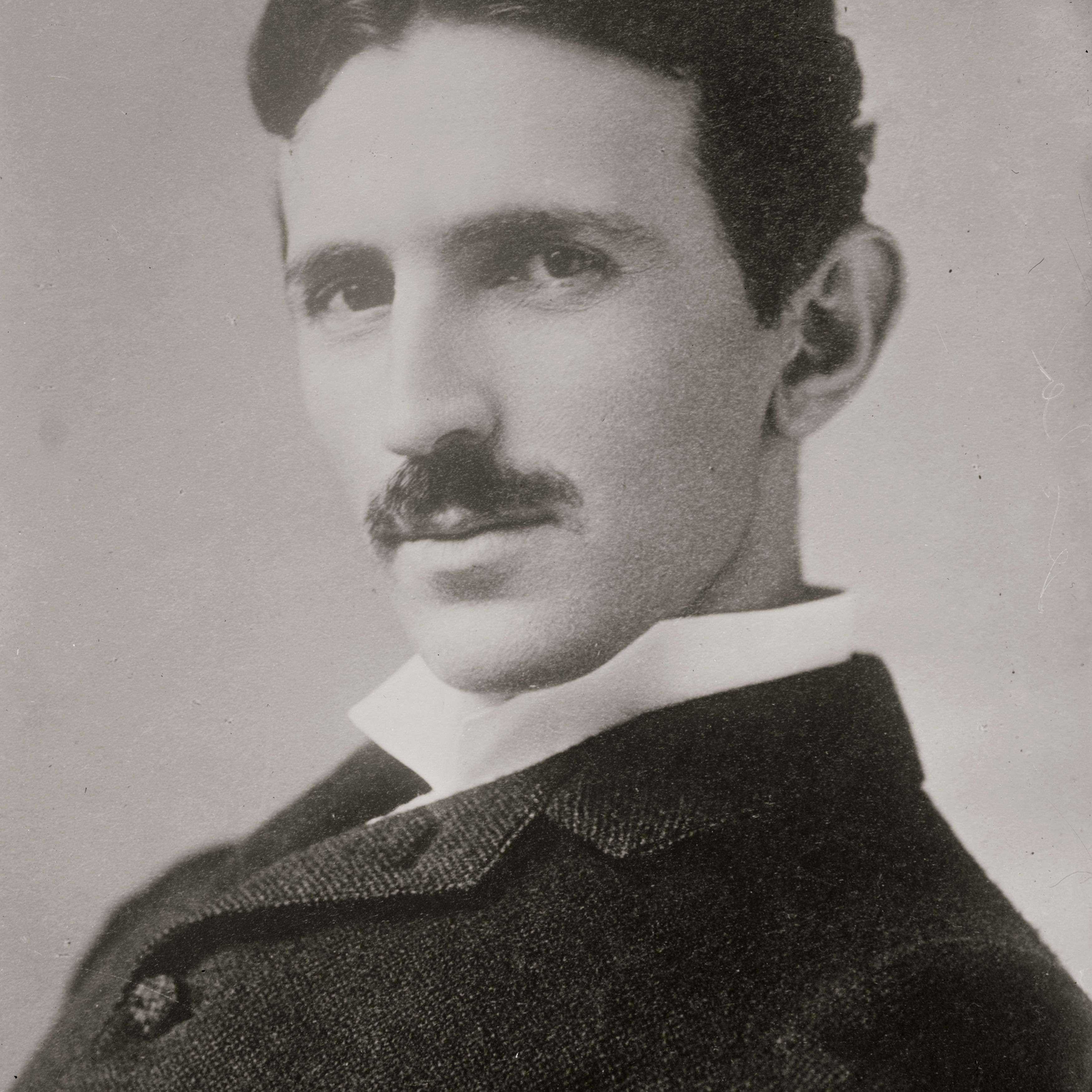 Chân dung nhà phát minh và kỹ sư người Serbia Nicola Tesla (1856 - 1943), 1906.
