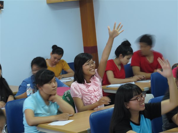 Câu lạc bộ tiếng Hàn sinh hoạt với chủ đề “Học tiếng Hàn qua bài hát”, Tin tức, Ngành Ngôn ngữ Hàn Quốc